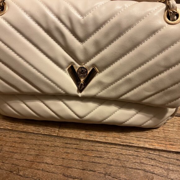 ๐ค Authentic Versace Quilted Shoulder Bag โ Cream/White w Gold Hardware ๐ค - Picture 5 of 5